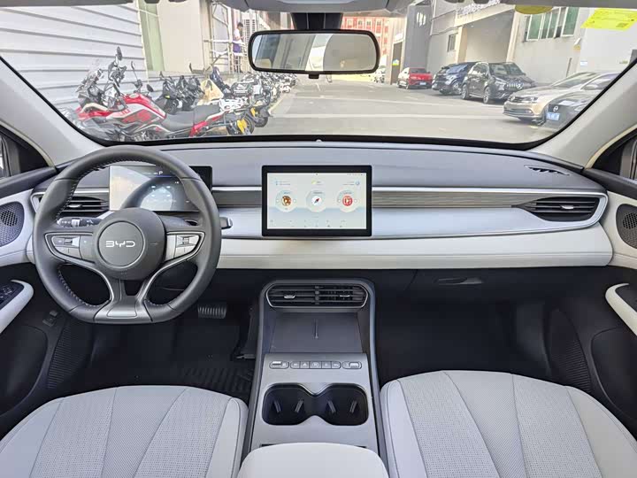 BYD Seal 05 DM-i Hybrid, 2026 — фото 9 из 9