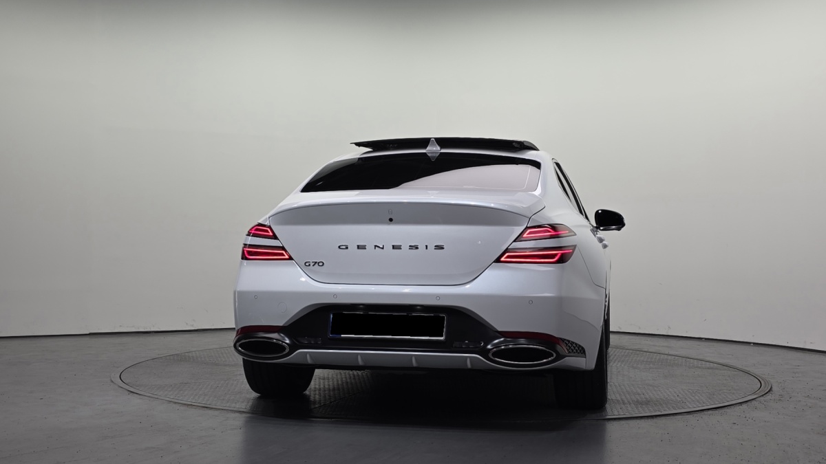 Genesis G70, 2023 — фото 4 из 12