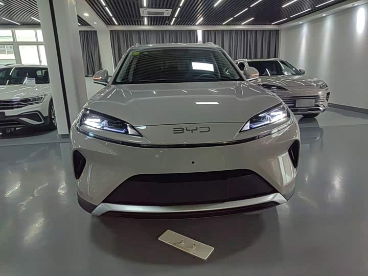 BYD Sea Lion 07 DM-i Hybrid, 2026 — фото 3 из 9