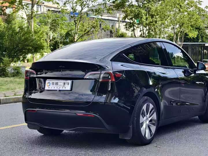 Tesla Model Y, 2022 — фото 5 из 9