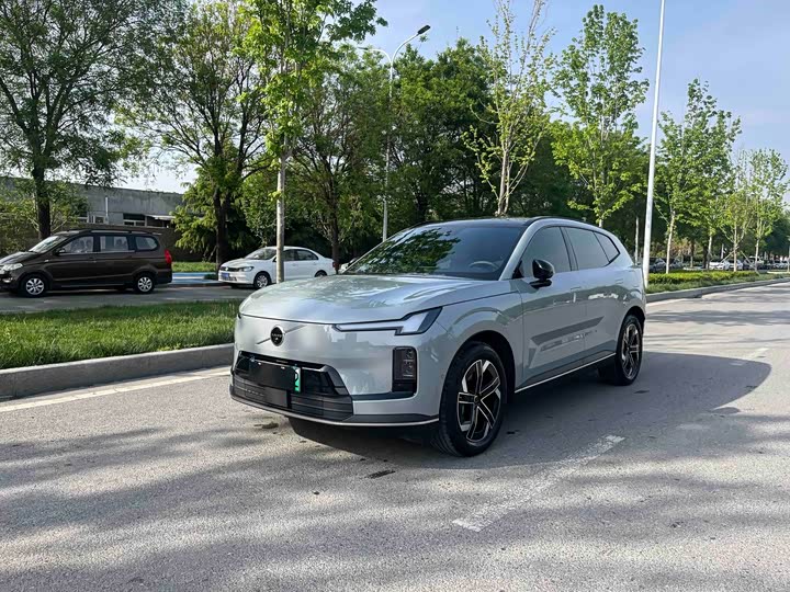 Volvo XC70 Hybrid, 2025 — купить в Кирове под ключ