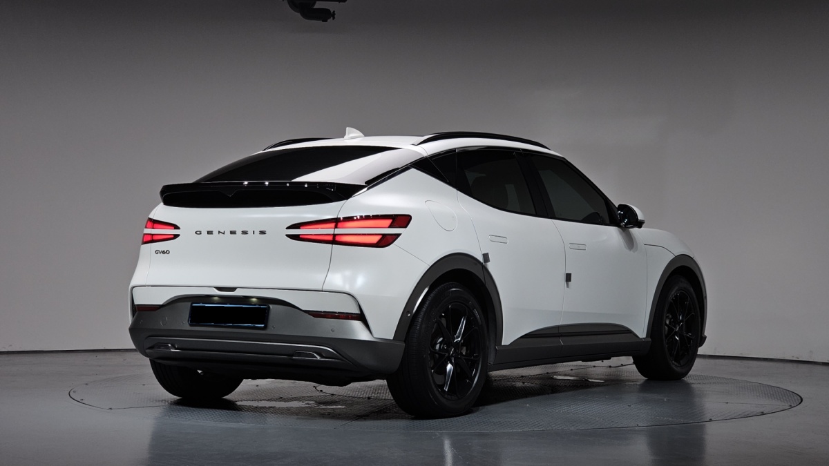 Genesis GV60, 2021 — фото 2 из 12