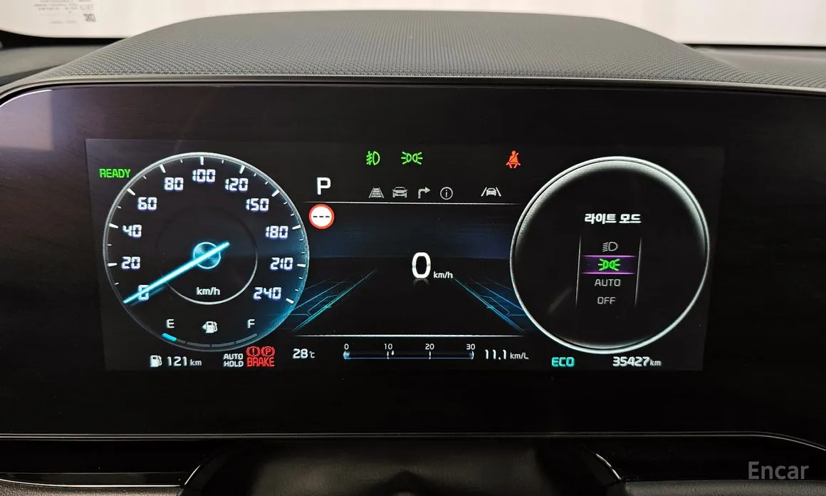 Kia Niro, 2023 — фото 8 из 12