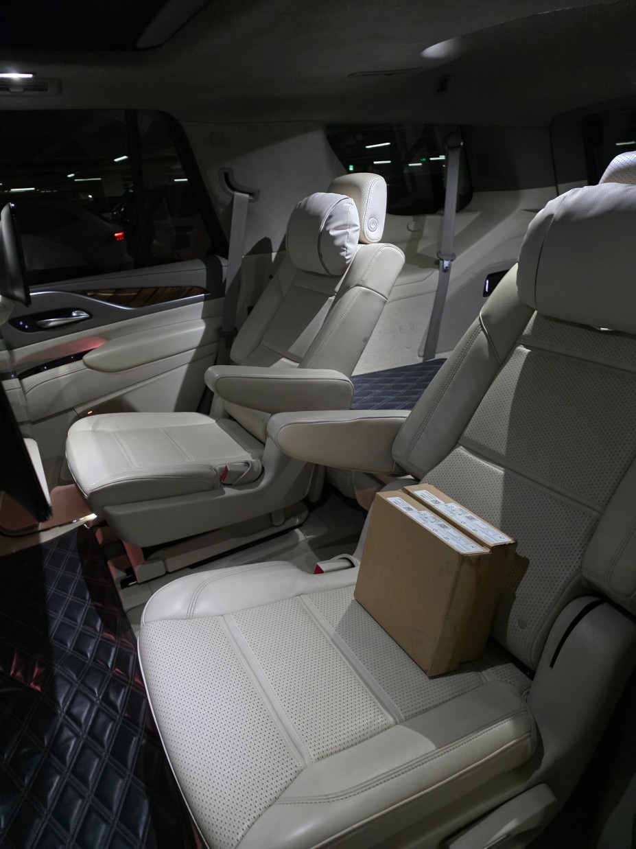 Cadillac Escalade, 2022 — фото 11 из 12