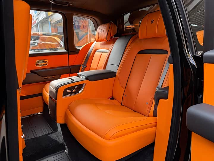 Rolls-Royce Cullinan, 2024 — фото 6 из 9