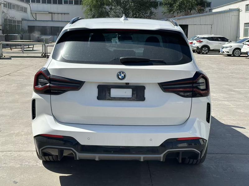 BMW iX3, 2022 — фото 5 из 10