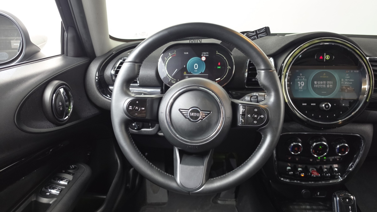 Mini Clubman, 2022 — фото 11 из 12