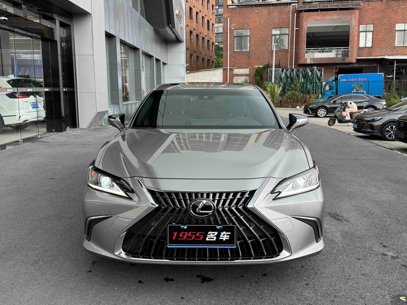 Lexus ES, 2024 — фото 2 из 10