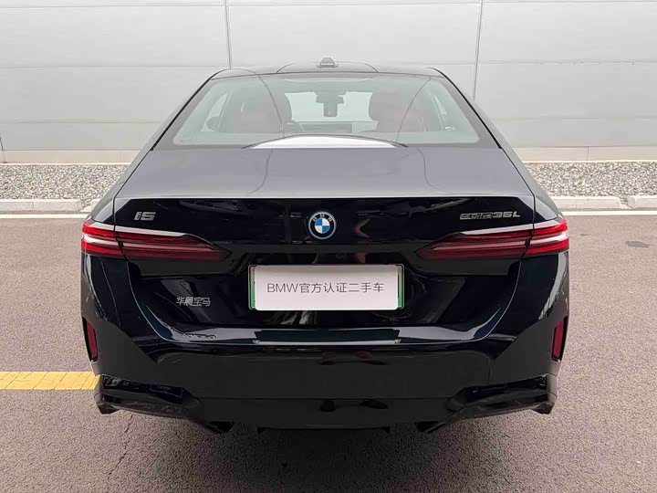 BMW i5, 2025 — фото 3 из 9