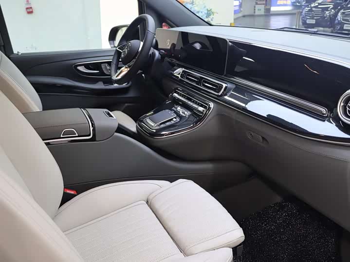 Mercedes-Benz V-Class, 2025 — фото 6 из 12