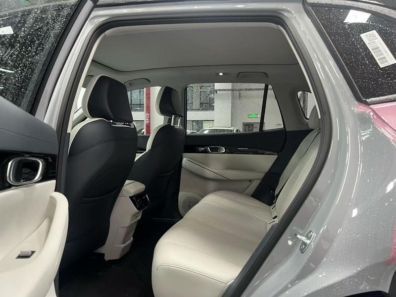 Geely Galaxy E5, 2026 — фото 9 из 10