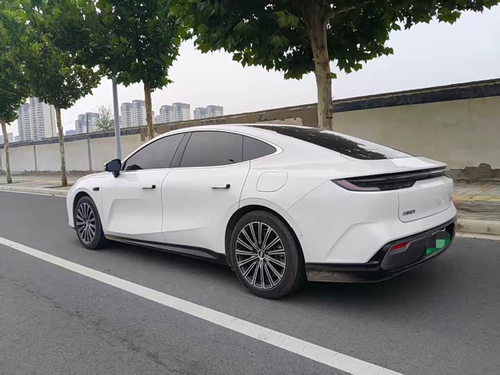 Geely Galaxy Starshine 8 EM-i, 2025 — фото 7 из 9