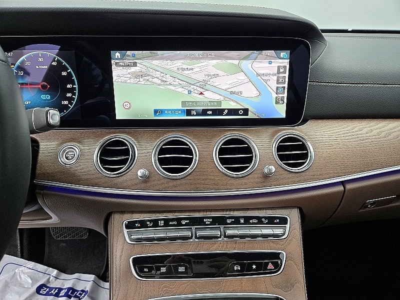 Mercedes-Benz E-Class, 2022 — фото 8 из 12