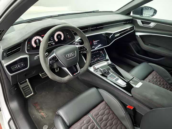 Audi RS 6, 2025 — фото 8 из 9