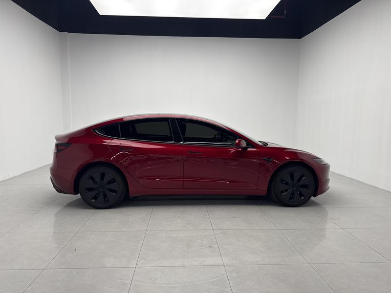 Tesla Model 3, 2026 — фото 8 из 12