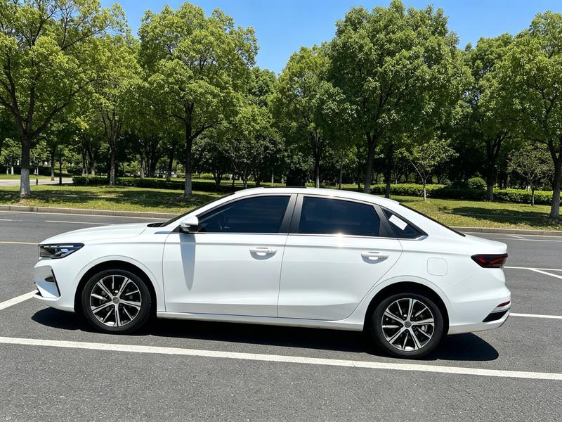 Geely Emgrand, 2022 — фото 4 из 12