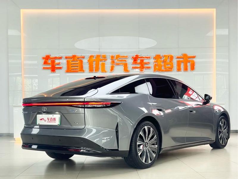 Toyota bZ7, 2026 — фото 5 из 12