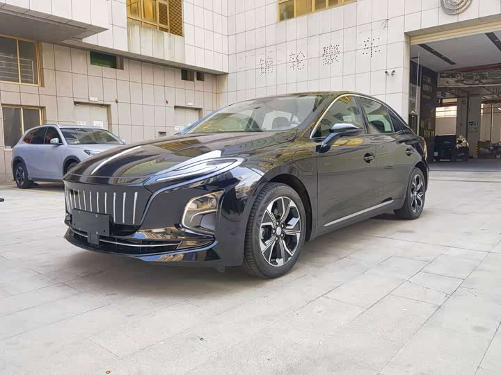 Hongqi E-QM5, 2025 — купить в Самаре под ключ