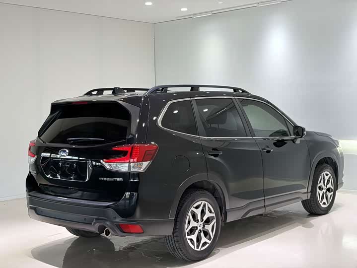 Subaru Forester, 2023 — фото 6 из 9