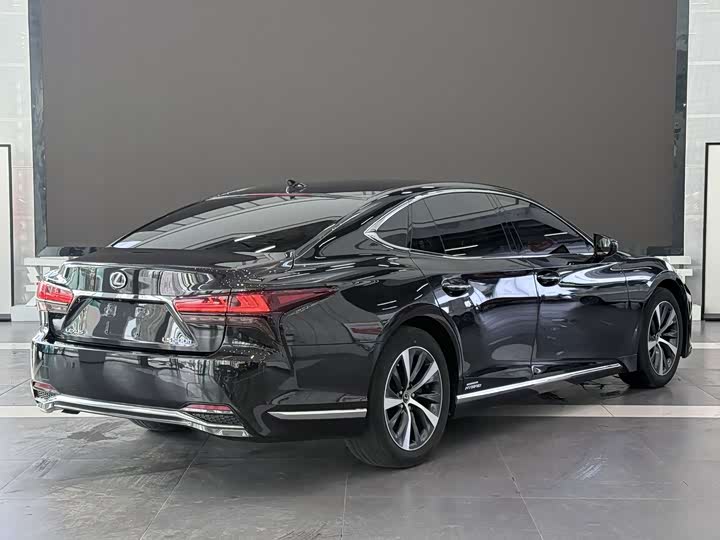 Lexus LS, 2022 — фото 5 из 9