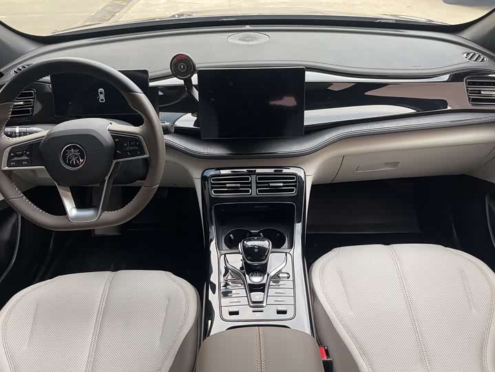 BYD Qin Plus, 2023 — фото 7 из 9