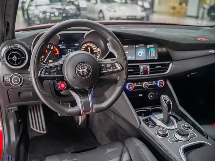 Alfa Romeo Giulia, 2022 — фото 2 из 9