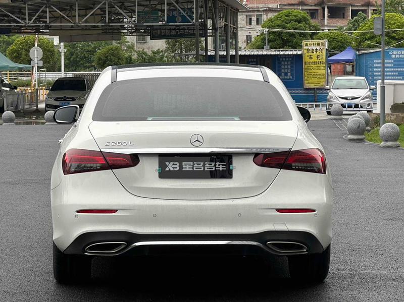Mercedes-Benz E-Class, 2023 — фото 5 из 10