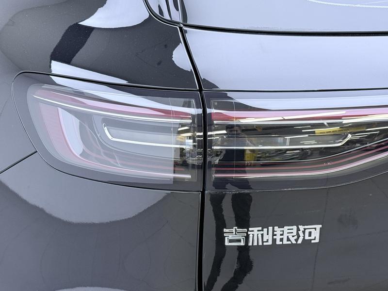 Geely Galaxy E5, 2024 — фото 10 из 12