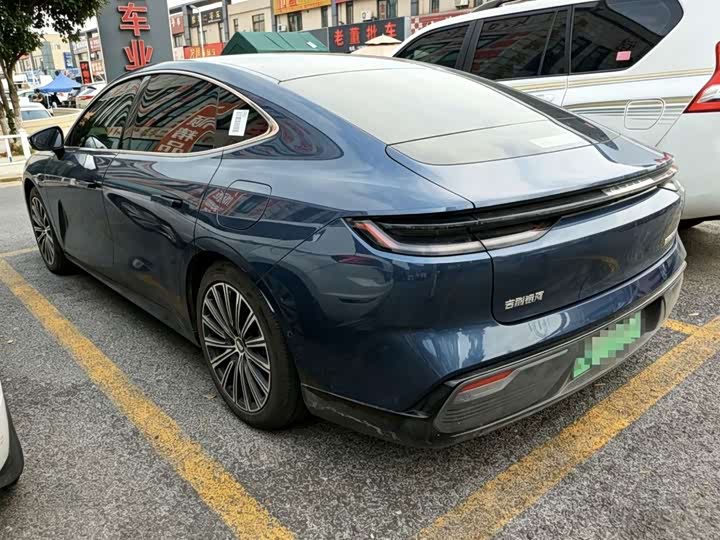 Geely Galaxy Starshine 8 EM-i, 2025 — фото 8 из 9
