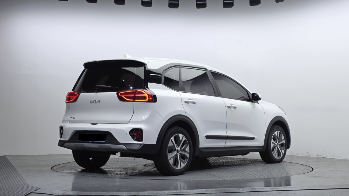 Kia Niro, 2022 — фото 2 из 12