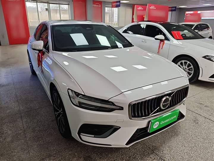 Volvo S60, 2022 — фото 4 из 9