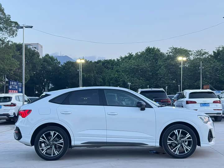 Audi Q3 Sportback, 2021 — фото 9 из 9