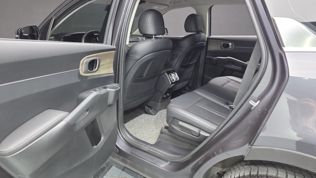 Kia Sorento, 2023 — фото 12 из 12