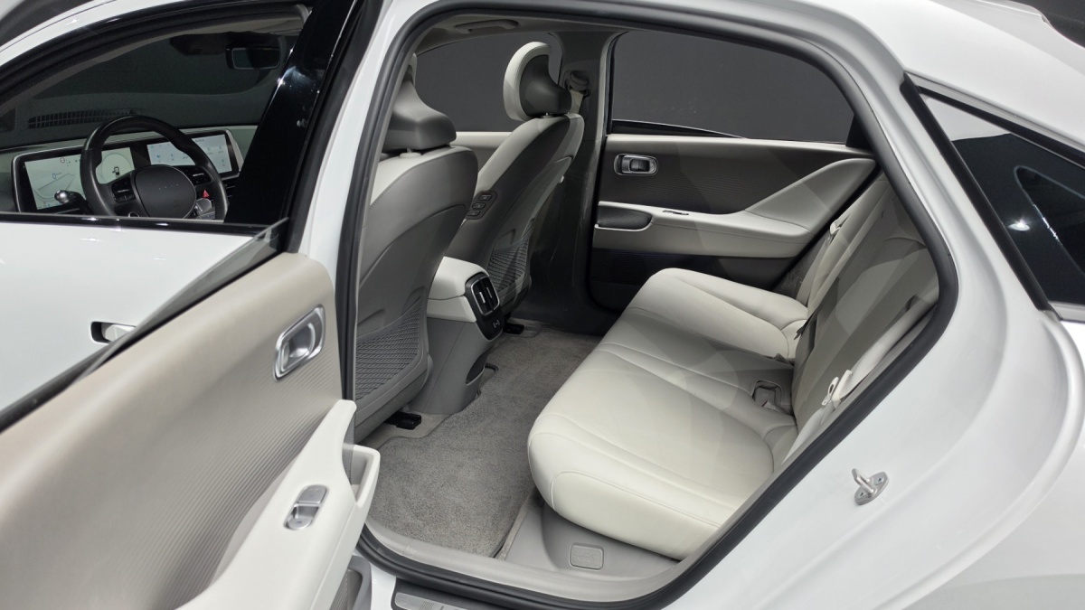 Hyundai Ioniq 6, 2023 — фото 12 из 12