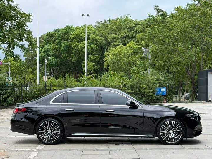 Mercedes-Benz E-Class, 2025 — фото 8 из 9