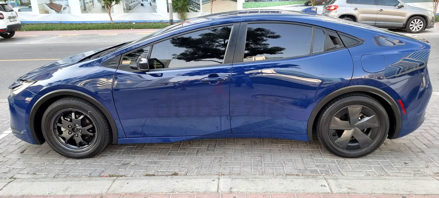 Toyota Prius, 2023 — фото 4 из 8