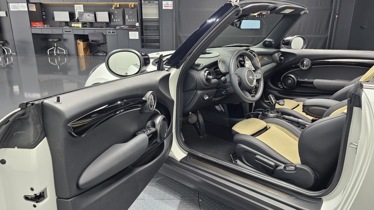 Mini Cooper Convertible, 2023 — фото 10 из 12
