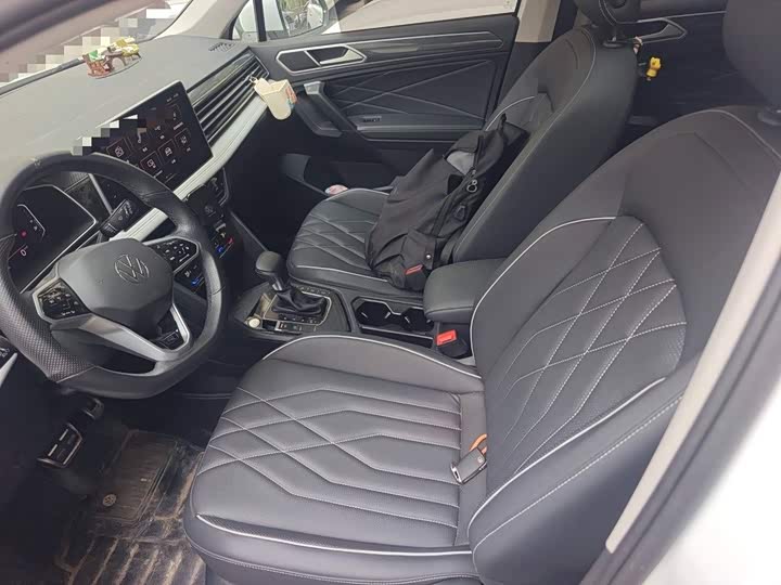 Volkswagen Tiguan L Pro, 2023 — фото 8 из 9