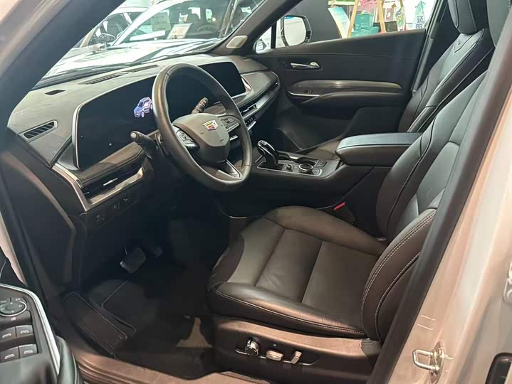 Cadillac XT4, 2025 — фото 8 из 9