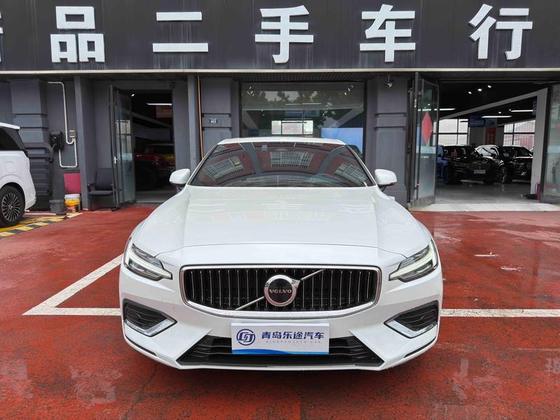 Volvo S60, 2024 — фото 2 из 9