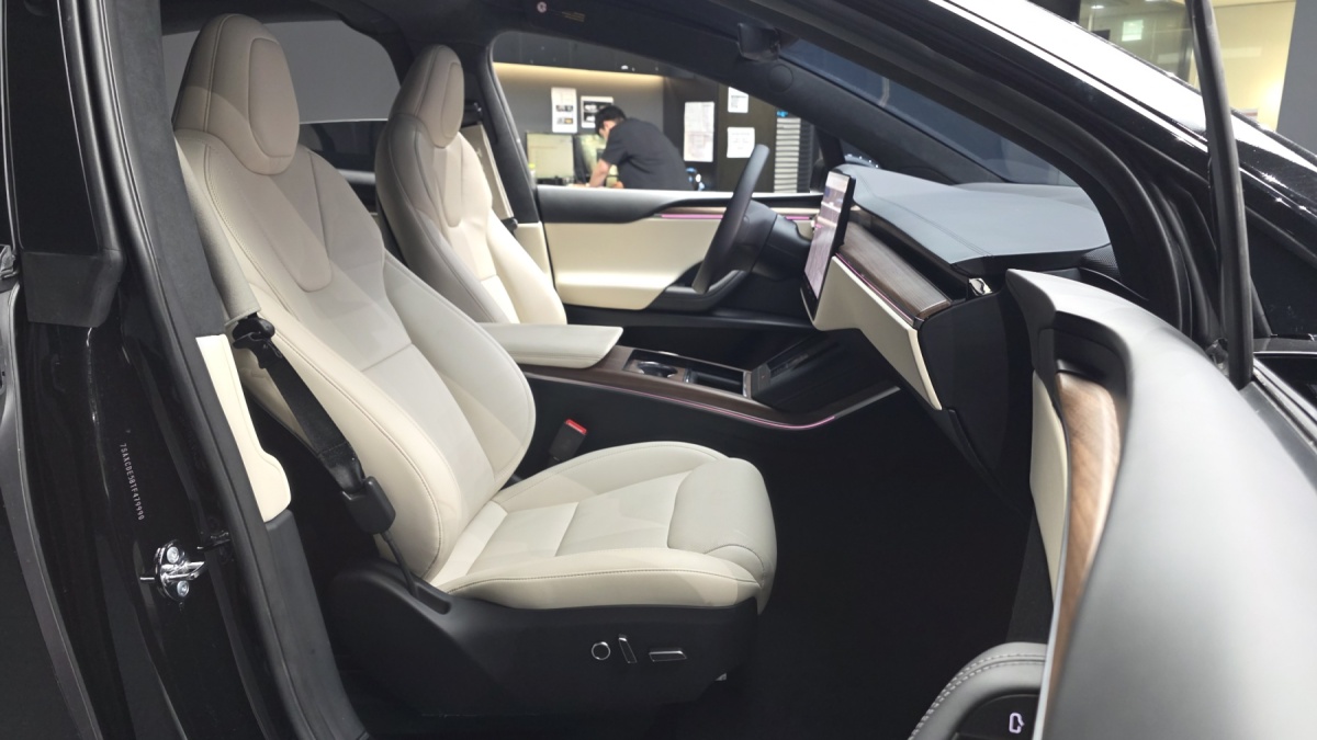 Tesla Model X, 2025 — фото 11 из 12