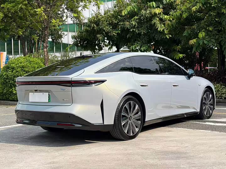 Toyota bZ7, 2026 — фото 8 из 9