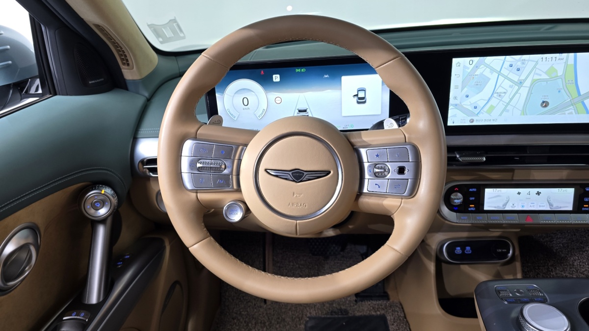 Genesis GV60, 2023 — фото 12 из 12