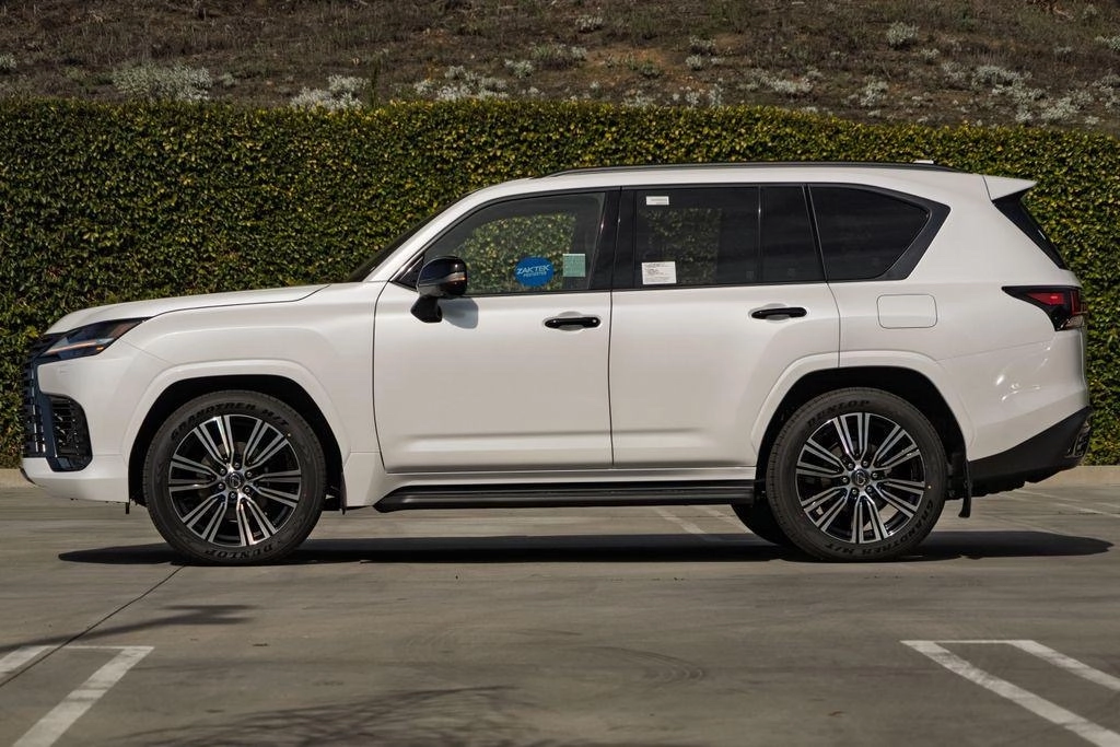 Lexus LX, 2022 — фото 3 из 12