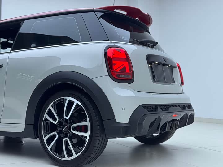 Mini Mini JCW, 2022 — фото 9 из 9