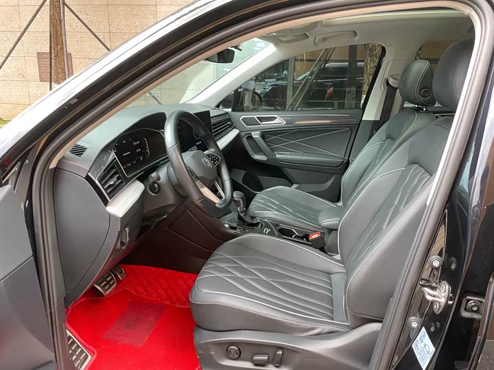 Volkswagen Tiguan L Pro, 2023 — фото 6 из 9