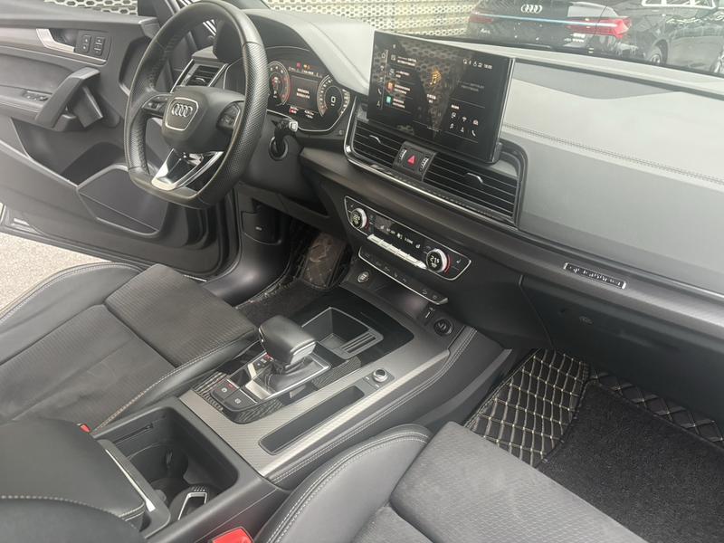 Audi Q5L Sportback, 2021 — фото 8 из 12