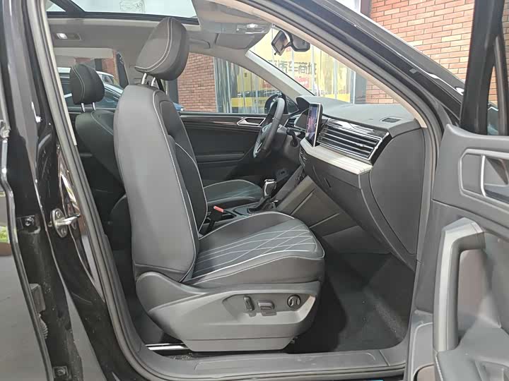 Volkswagen Tiguan L Pro, 2025 — фото 9 из 9