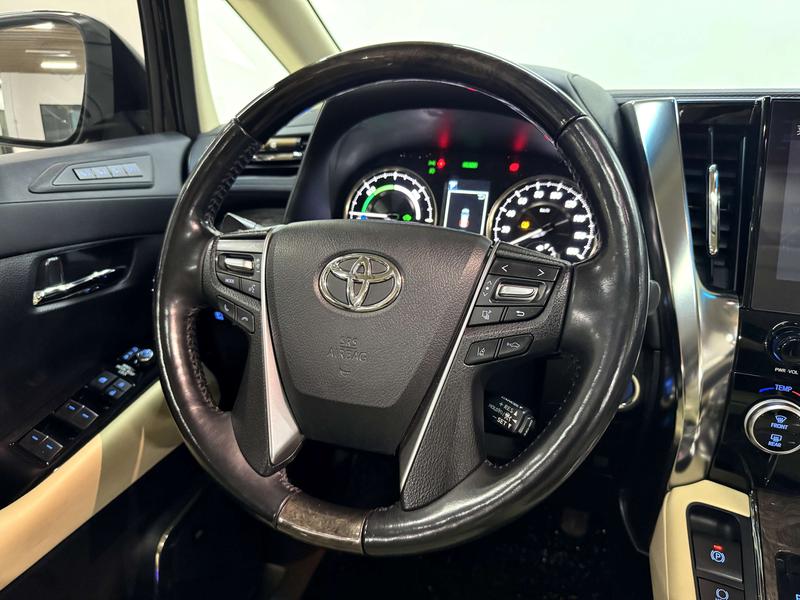 Toyota Alphard, 2022 — фото 8 из 12