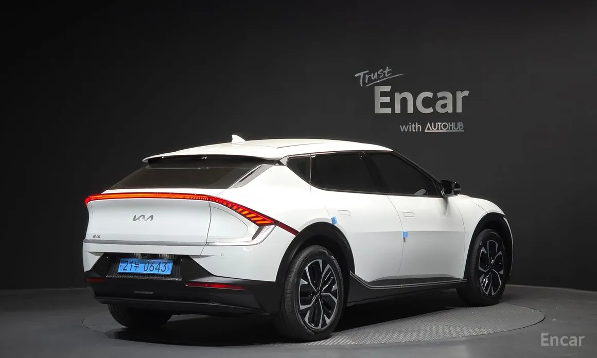 Kia EV6, 2022 — фото 2 из 12